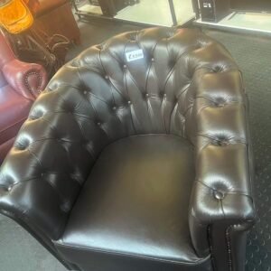 Chesterfield black chair